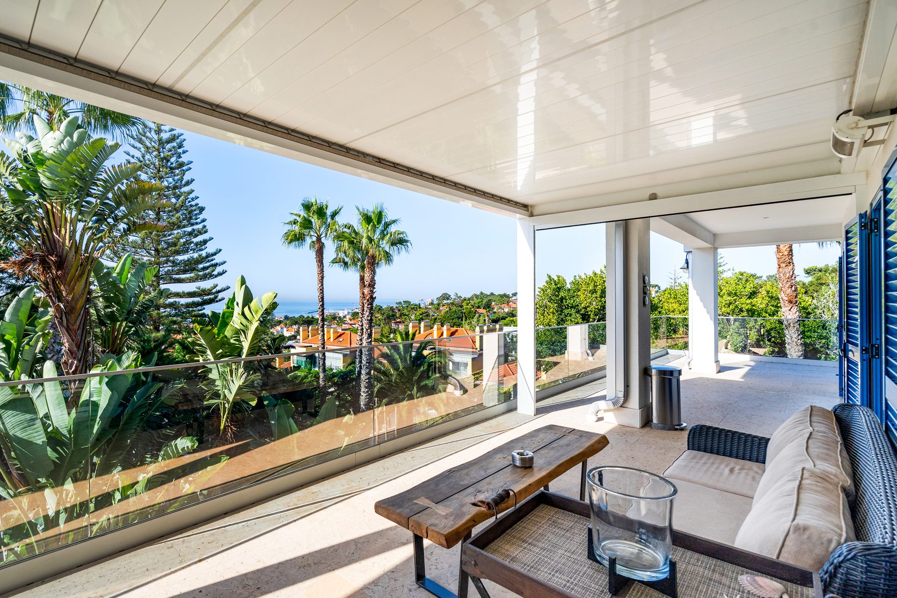Terraço com vista de mar